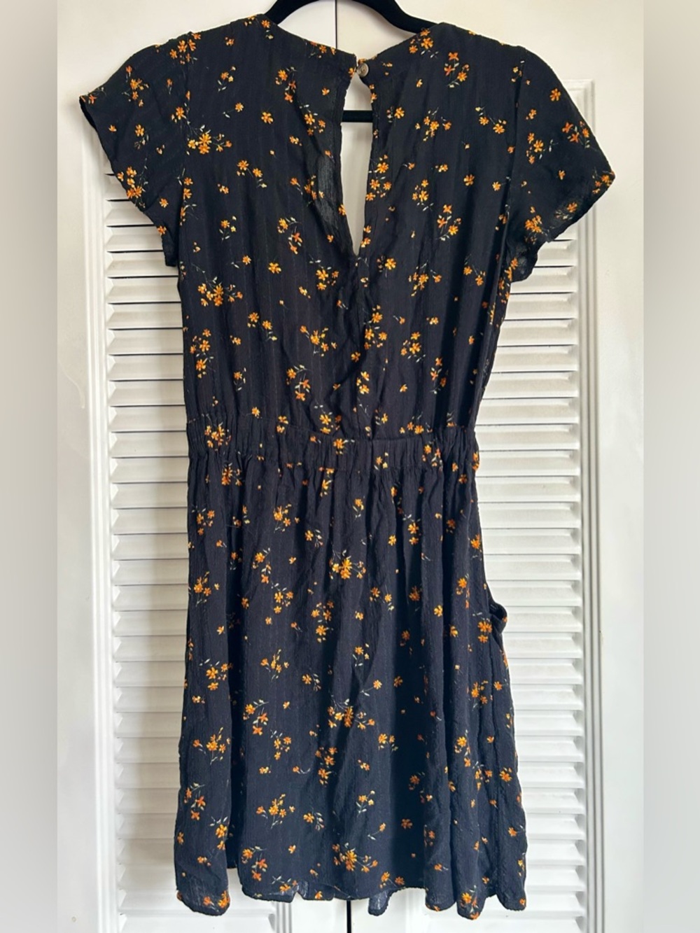 American Eagle Black Floral Button Front Mini Dress XS Short Sleeve V-Necklaces - Picture 3 of 6